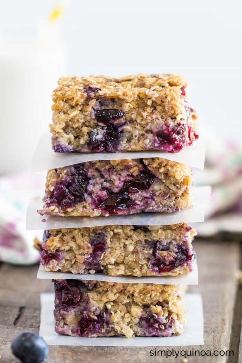 Blueberry Quinoa Breakfast Bars, Blueberry Breakfast Bars, Blueberry Quinoa, Quinoa Breakfast Bars, Healthy Quinoa, Quinoa Breakfast, Simply Quinoa, Quinoa Healthy, Oatmeal Bars