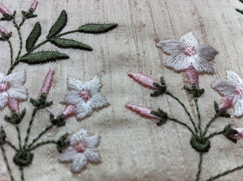 Bridal Embroidery, Jasmine Flower, Flower Embroidery Designs, Flower Embroidery, Embroidery And Stitching, Flower Images, Embroidery Flowers, Pretty Flowers, Pink And White