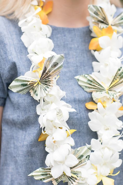 Money Origami Butterfly Lei for Graduation - Sugar and Charm Sugar and Charm Butterfly Lei, Butterfly Money, Flower Making With Ribbon, Lei For Graduation, Money Lei Diy, Graduation Money Lei, Paper Flower Wall Hanging, Origami Tutorial Easy, Entertaining Tips