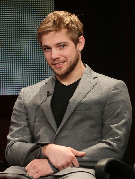 Bates Motel Cast, Max Theriot, Max Thieriot, Norman Bates, Bates Motel, New Actors, Boy Best Friend, Looking Good, Celebrity Look