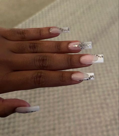 Medium Silver Nails, Summer Nails 2023 Black Women, Initial Nails French Tip, Coffin French Tip Nails, Coffin French Tip, Cross Nail Designs, Sqaure Nails, Coffin French, Pink Tip Nails