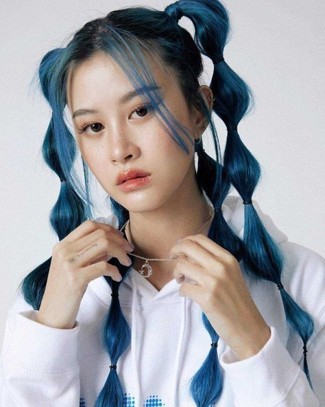 Gen Z Hair, Gen Z Hairstyles, Multicoloured Hair, Rave Style, Female Character Inspiration, Hair Reference, Asian Hair, Gen Z, Film Aesthetic