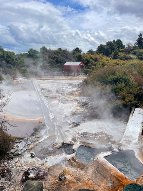 New Zealand. Hot springs. Travel. Travel pictures. Travel aesthetic New Zealand Aesthetic, Rotorua New Zealand, Rotorua, New Zealand Travel, House Inspo, Travel Aesthetic, Hot Springs, Volcano, Travel Pictures