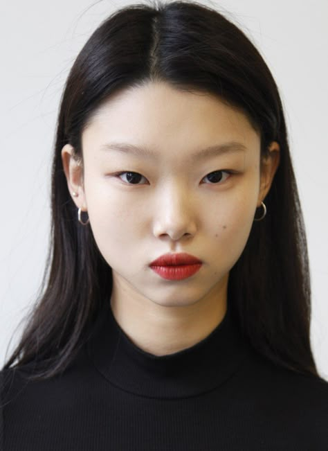 Age: 19 From: Daegu, Korea Agency: Society Follow her: @mulan_bae Fun Fact: She's obsessed with Dior lippies. See here for proof. Fashion Model Face, Face Drawing Reference, Face Reference, Face Photography, Model Face, Aesthetic People, 인물 사진, Interesting Faces, Fashion Model