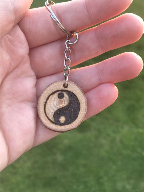 Woodburning Keychain Ideas, Wood Slice Keychain, Wood Burn Keychain, Pyrography Keychain, Woodburn Keychain, Ying Yang Keychain, Wood Carving Keychain, Engraving Projects, Burned Wood