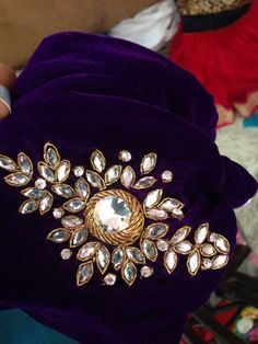 Beat Work Embroidery, Kundan Hand Embroidery, Aari Work Blouse Designs, Blouse Designs Aari Work, Blouse Maggam Work, Work Blouse Designs, Maggam Work Blouse, Maggam Work Designs, Kundan Work