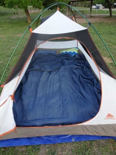 DIY Camping Mattress So You Can Finally Sleep – Decide Outside – Making Adventure Happen Camping Bed Hacks, Diy Camping Bed, Tent Camping Beds, Diy Mattress, Camping Pad, Waterproof Mattress Cover, Mummy Sleeping Bag, Diy Tent, Folding Mattress