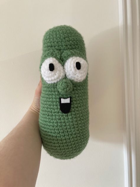 He is an icon, he is a legend and he is the moment. Pattern linked bellow (I do not own this pattern, I made this using the pattern) Larry The Cucumber, Bellows, Video Tutorial, Free Crochet Pattern, Cucumber, Free Crochet, Crochet Projects, Crochet Pattern, Crochet Patterns