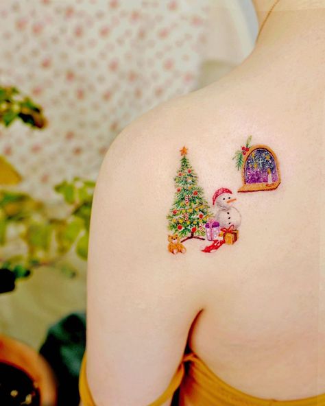 Small Christmas Tattoos, Christmas Tattoos For Women, Max From The Grinch, Unique Tattoos Black Women, Christmas Tattoos, Winter Tattoo, Christmas All Year, Scene Tattoo, Christmas Tattoo