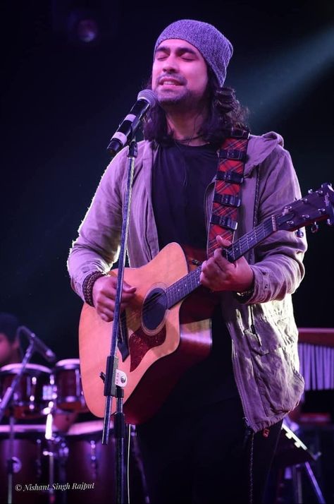 Jubin Nautiyal Bollywood singer and musician Jubin Nautiyal Wallpaper, Bollywood Singers, Indian Singers, Love Feeling Images, Dj Movie, Love Pic, Bollywood Images, Jubin Nautiyal, Best Music Artists