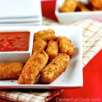 Mozzarella Sticks Recipe, Mozzarella Cheese Sticks, Popular Appetizers, Mozzarella Sticks, Cheese Sticks, Finger Food Appetizers, Starters Recipes, Fried Food, Marinara