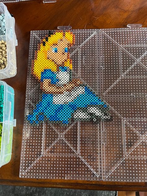 Fuse Beads Disney, Alice In Wonderland Hama Beads, Loki Perler Beads, Perler Templates, Alice In Wonderland Perler Beads, Large Perler Bead Patterns, Perler Beads Disney, Disney Perler Beads, Perler Bead Art Pattern