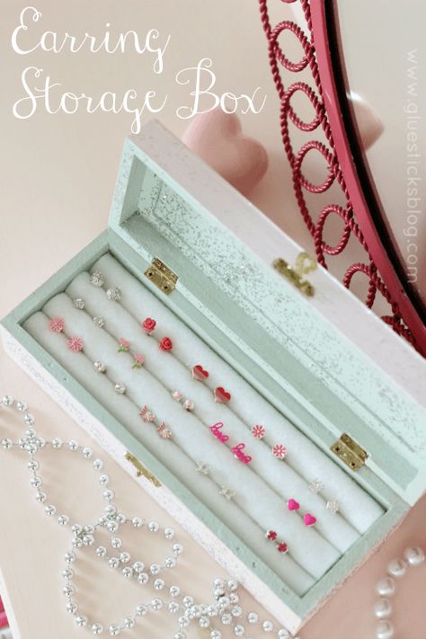 DIY Earring Storage Box Diy Earring Storage, Jewerly Organizer, Jewelry Storage Diy, Organizer Diy, Diy Display, Diy Jewelry Holder, Necklace Storage, Úlo�žný Box, Jewelry Box Diy