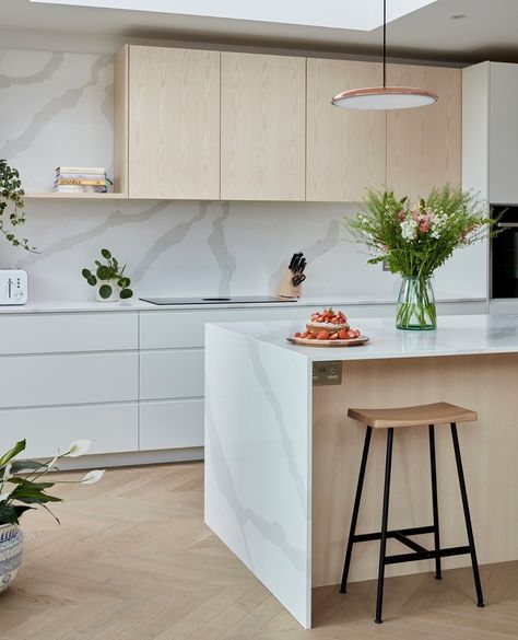 Skandi Kitchen Ideas, Scandi Kitchen Ideas, Modern Minimal Kitchen, Modern Scandinavian Kitchen, Danish Kitchen, Kitchen Design Images, Scandinavian Kitchens, Scandi Kitchen, Swedish Kitchen