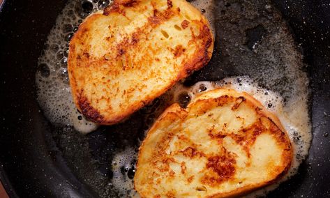 EC: Fried Bread Is Buttered Toast Living Its Best Life Native American Fry Bread, Savory Bread Puddings, Toast In The Oven, Tapas Dishes, Leftover Bread, Bread And Butter Pudding, Croutons Homemade, Stale Bread, Fry Bread