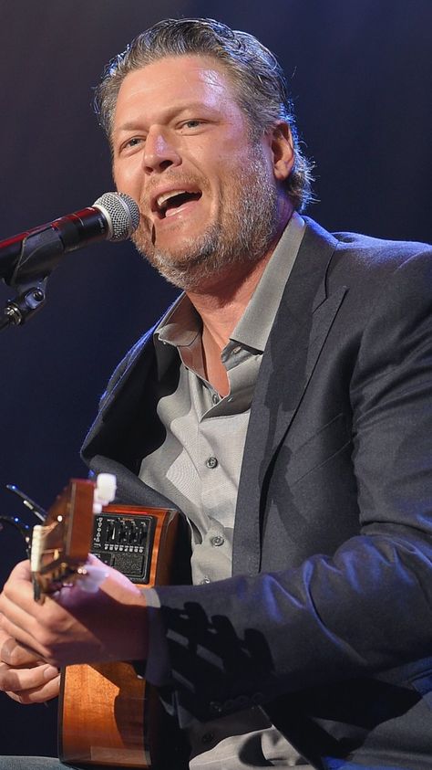 Blake Shelton Photos, Blake Shelton The Voice, Blake Sheldon, Gwen Stefani And Blake, Tom Jones, Money Pictures, Document Sign, George Strait, Blake Shelton