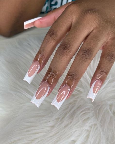 Baddie Nails Mid Length, Mid Short Nails Ideas, Classy Nails Medium Length, Medium Length Baddie Nails, Mid Length French Tip Nails, Baddie Medium Nails, Baddie Nail Inspo Medium Length, French Tips Medium Length, Medium Acrylic Nails Ideas