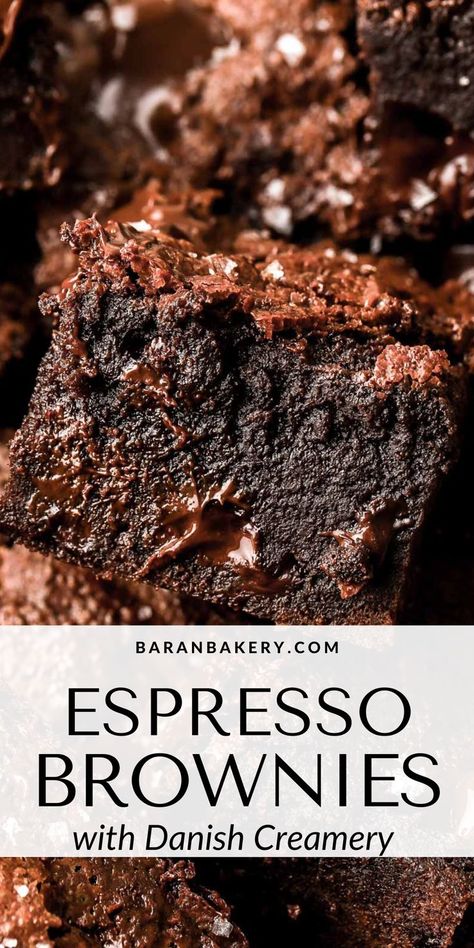 Espresso Powder Recipes, Dark Chocolate Brownies Recipe, Coffee Fudge, Breakfast Dessert Recipes, Espresso Brownies, Coffee Brownies, Desserts With Chocolate Chips, Fudge Brownie Recipe, Nespresso Recipes