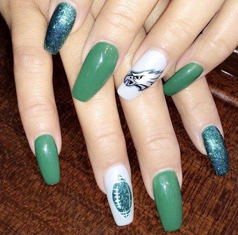 Eagle Nails Design, Kelly Green Nails, Eagles Nails, Eagle Nails, Eagles Kelly Green, Curved Nails, Tip Nails, Green Nails, Philadelphia Eagles