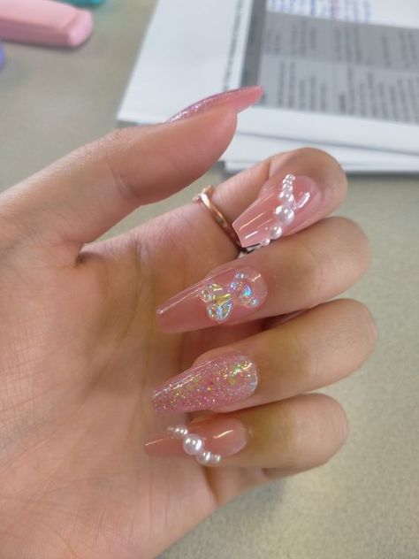 Pink Nails Ideas With Diamonds, Pink Gummy Bear Acrylic Nails, Pearl Jelly Nails, Jelly Nails With Pearls, Short Gummy Bear Nails, 3d Bear Nails, Teddy Bear Charm Nails, Jelly Pink Acrylic Nails, Pink And Pearl Nails