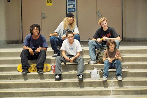 Mid 90s Aesthetic, 90s Characters, Diy Leggings, Mid 90/, Style Skate, Stacey Dash, Larry Clark, Diy Outfits, Xavier Dolan