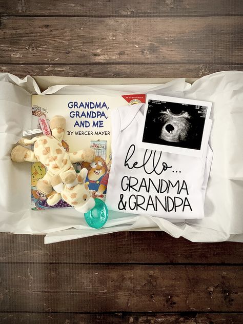 I’m Pregnant Announcement To Family, Announcing To Parents Your Pregnant, Pregnant Announcement Ideas For Husband, Baby Announcement To Parents Gift, Grandparents Gender Reveal Ideas, Preg Announcement Ideas Husband, Pregnacy Announcments Boxes, Husband Baby Reveal, Telling Parents Your Pregnant Ideas