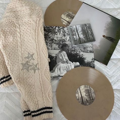 Folklore Cardigan Aesthetic, Taylor Aesthetic, Folklore Era, Folklore Album, Taylor Core, Folklore Aesthetic, Vinyl Aesthetic, Taylor Swift Album, Long Live Taylor Swift