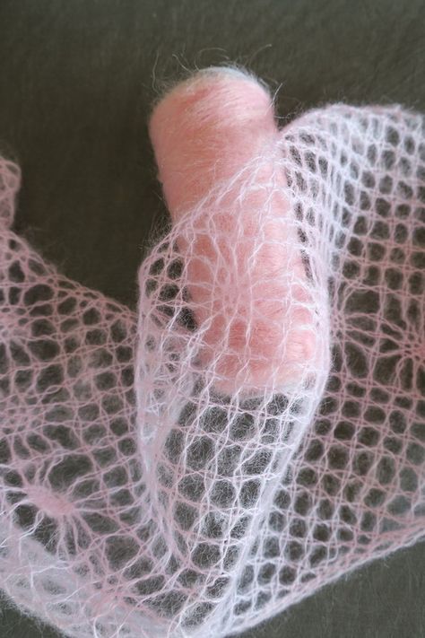 Diy Tricot, Lace Inspiration, Needle Tatting, Weaving Projects, Wool Crafts, Crochet Cowl, Mohair Wool, Crochet Projects, Tatting