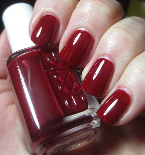 Essie Fishnet Stockings. Essie Dark Red Nail Polish, Essie Red Nail Polish, Dark Red Nail Polish, Short Red Nails, Bright Red Nails, Essie Nail Colors, Dark Nail Polish, Dark Red Nails, Gel Nail Polish Colors