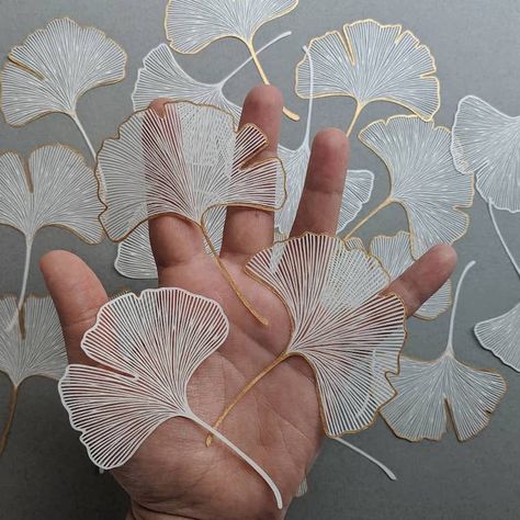 Artist Creates Intricate Cut-Outs From Single Sheet of Paper Pippa Dyrlaga, 3d Tiskárna, Paper Cut Artists, Paper Cutout Art, Paper Cut Art, Paper Cutout, Leaf Art, Paper Sculpture, Delicate Flower