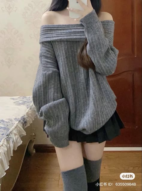 Cute Grey Outfits, Big Top Small Bottom Outfits, Korean Outfits Cute, Acubi Club, Chinese Douyin, Korean Fashion Grunge, Casual Coquette, Acubi Fashion, Asian Clothes