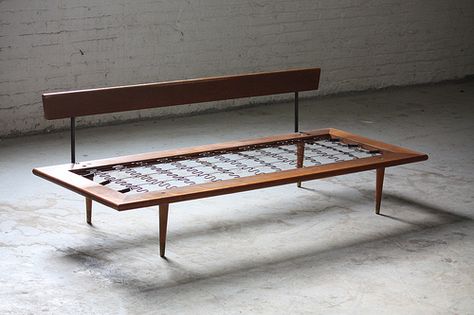 mid century modern daybed | ON DECK*** Handsome Mid Century Modern Daybed Sofa (U.S… | Flickr ... Meja Industrial, Mid Century Modern Daybed, Mid Century Daybeds, Modern Daybed, Diy Couch, Daybed Sofa, Diy Sofa, Furniture Couch, Sofa Frame