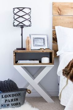 Diy Bedside Tables, Night Stand Diy, Bedroom Furniture Diy, Diy Bedroom Furniture, Diy Bedside, Diy Projects For Bedroom, Small Bedroom Remodel, Guest Bedroom Makeover, Girls Bedroom Furniture