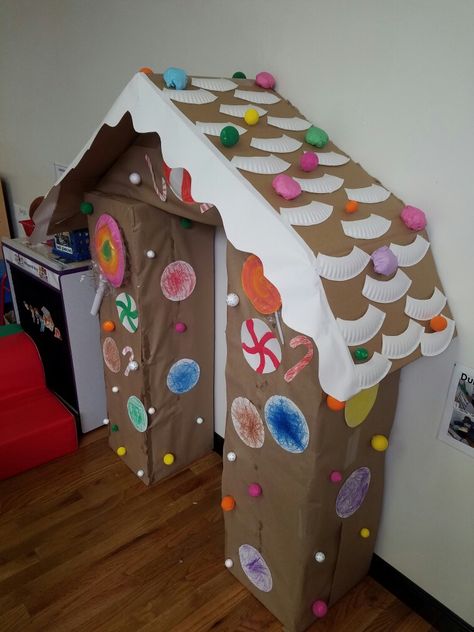 Gingerbread House Trunk Or Treat, Dramatic Play Gingerbread House, Gingerbread House Dramatic Play, Classroom Gingerbread House, Gingerbread Dramatic Play, Box Gingerbread House, Gingerbread Classroom, Christmas Dramatic Play, Diy Christmas Yard Decorations