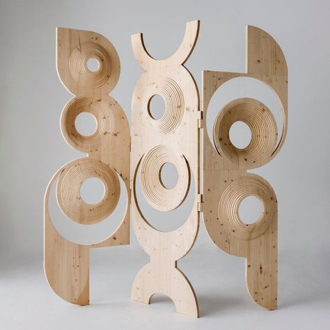 Contemporary Sculptural Wood Room Divider by Sebastiano Bottos, Italia For Sale at 1stdibs Vienna Nightstand, Jordan Carlyle, Collection Room, White Armchair, Wood Room Divider, Wood Dining Room Table, Modern Screens, Luxury Italian Furniture, Design Chair