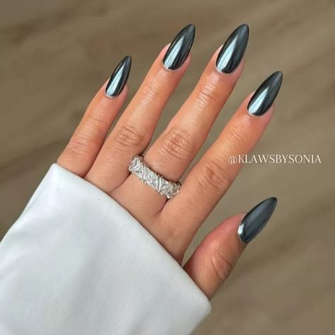 18 Fall Chrome Nail Ideas From Classic to Moody Nail Chrome Ideas, Dark Grey Chrome Nails, Chrome Fall Nails 2024, Gunmetal Nails, Chrome Nail Ideas, Chrome Manicure, Nail Paint Shades, Plain Nails, Chrome Nails Designs