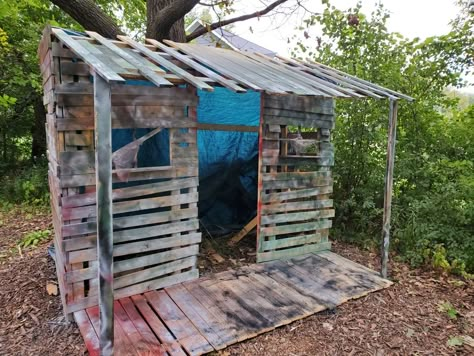 Haunted Forest Ideas Scary, Halloween Haunted Maze Ideas, Pallet Haunted House Ideas, Swamp Haunted House, Spooky Hayride Ideas, Haunted Woods Diy, Outdoor Haunted Forest Ideas, Haunted Campground Ideas, Halloween Swamp Decorations