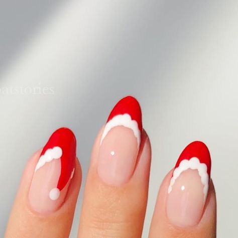 Santa Tip Nails, Santa Hat Nail Art, Santa Hat French Tip Nails, Christmas Nails Tutorial, Christmas French Tip Nails, Santa Hat Nails, Nail Art Inspo, Hat French, Festive Nail Designs