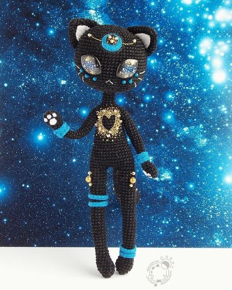 Anna Eliseeva (@ann_the_amigurumer) • Instagram photos and videos Crochet Cat Doll, Space Crochet, Dragon Doll, Cats Black, Crochet Monsters, Crochet Dragon, Crochet Goodies, Cat Black, Art Dolls Handmade