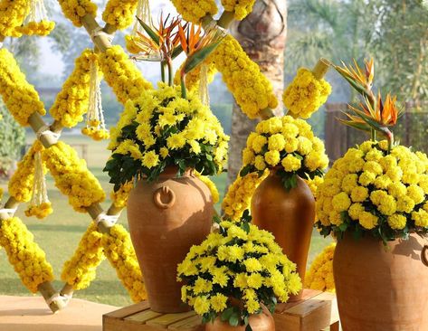 Indian Wedding Decor Inspiration Holi Decor, Teracotta Pots, Terra Pot, Terracotta Decor, Terracotta Vases, Flower Garland Wedding, Diwali Decoration Items, Indian Handicrafts, Indian Wedding Decor