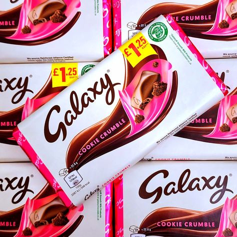 🍫 NEW Galaxy Bars - 6 Flavours! 🍫 Direct from the UK, Galaxy is super smooth and extra rich! Available in Cookie Crumble, Salted Caramel, Crispy, Smooth Orange, Honeycomb Crisp and Smooth Caramel! Supply is limited so get in quick! Galaxy Cookies, Uk Sweets, Cookie Crumble, Galaxy Chocolate, Crumble Bars, Chocolate Filling, Milk Chocolate, Salted Caramel, Chocolate Bar