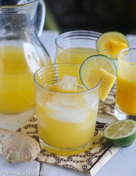 Pineapple Ginger Juice Fresh Lemonade Recipe, Electrolyte Drink Recipe, Jus Lemon, Air Lemon, Homemade Strawberry Lemonade, Honey Lemonade, Honey Simple Syrup, Detox Kur, Vitamix Recipes