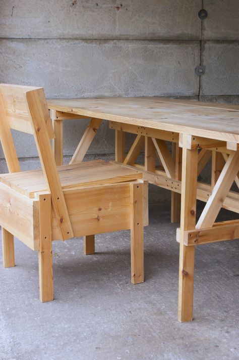 Enzo Mari Autoprogetazzione dining table Debatable Topics, Handmade Chair, Enzo Mari, Chair Design Wooden, Italia Design, Pallet Decor, Plywood Furniture, Wooden Dining Tables, Italian Designer