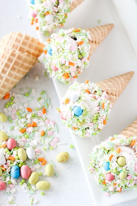 Easter Treats Recipes, Easter Cupcake Cones, Easter Dessert Cups, Easter Cheesecake Ideas, Cheesecake Stuffed Cones, Cheesecake Stuffed Waffle Cone Recipe, Individual Easter Desserts, Waffle Cone Dessert Ideas, Cheesecake Stuffed Waffle Cones