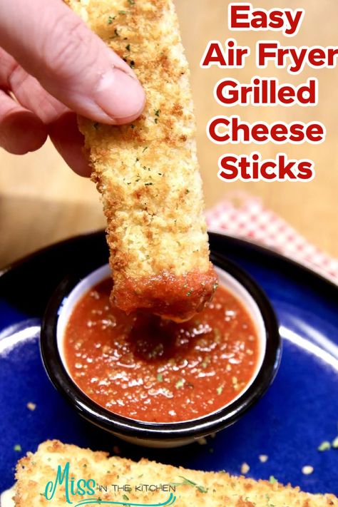 Easy Air Fryer Mozzarella Grilled Cheese Sticks are crispy and delicious on the outside with gooey melted cheese on the inside. A quick recipe that is ready to eat in about 15 minutes, start to finish! Mozzarella Grilled Cheese, Air Fryer Mozzarella Sticks, Grilled Cheese Sticks, Air Fryer Mozzarella, Butter Slime Recipe, Homemade Mozzarella Sticks, Quick Pizza Dough, Top Dinner Recipes, Mozzarella Sticks