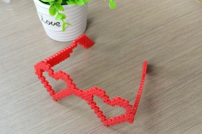 Heart Perler Bead Glasses - Fun Family Crafts Perler Bead Glasses, Kandi Inspo, Kandi Perler, 3d Perler Bead, Art Perle, Perler Bead Templates, Valentine Diy, Motifs Perler, Perler Ideas