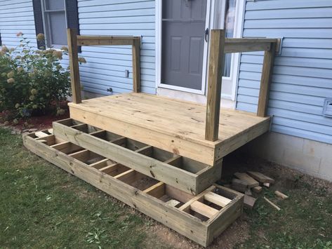 Building A Deck Frame, Upper Level Deck, Mobile Home Steps, Diy Stairs Outdoor, Patio Stairs, Outdoor Improvements, Mobile Home Exteriors, Pool Play, Deck Pool