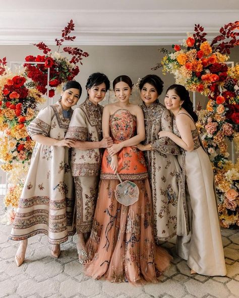 Stella Lunardy (@stellalunardy) • Instagram photos and videos Stella Lunardy, Modern Qipao Wedding, Formal Wedding Guest Attire, Eldest Sister, Terra Cotta Wedding, Trendy Outfits Indian, Modern Qipao, Formal Wedding Guests, Chinese Wedding Dress