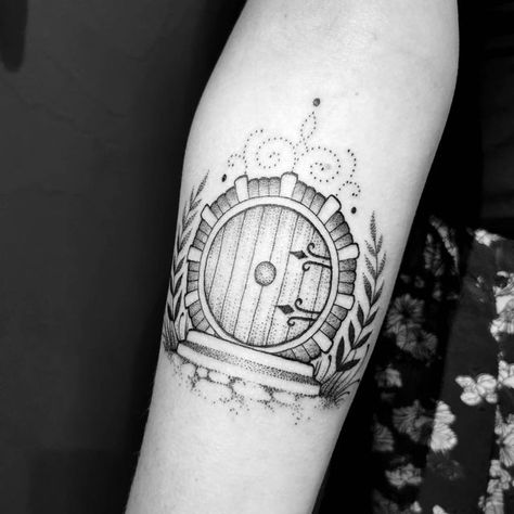 Hobbit Tattoo Minimalist, Hobbit Door Tattoo Minimalist, Lord Of The Rings Fine Line Tattoo, Hobbit House Tattoo, Hobbit Hole Tattoo Minimalist, Lord Of The Rings Tattoo Hobbit Door, Hobbit Door Tattoo, Hobbit Tattoo Ideas, Lord Of The Rings Tattoo Minimalist