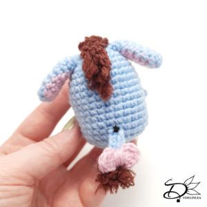 Mini Eeyore Crochet, Crochet Eeyore Pattern Free, Eeyore Crochet Pattern Free, Ufufy Amigurumi, Eyore Crochet, Crochet Tsum Tsum, Eeyore Amigurumi, Amigurumi Eeyore, Eeyore Crochet